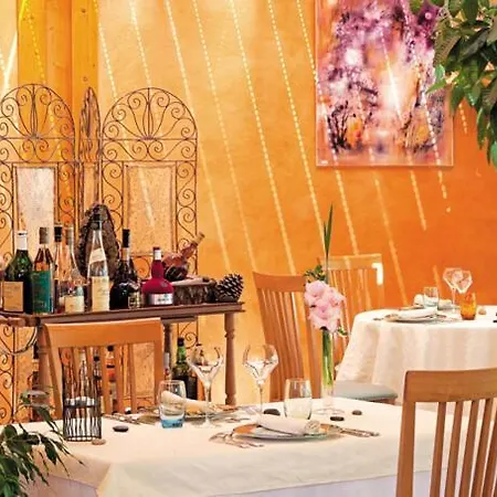 Poste Et Champanne Hotel 3*