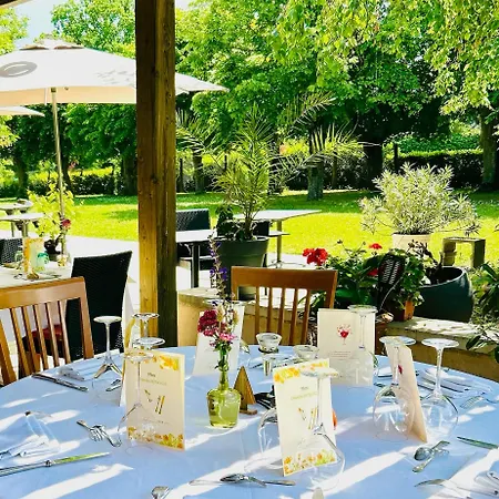 Hotel Poste Et Champanne 3*