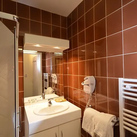 Poste Et Champanne Otel 3*