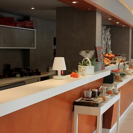 Poste Et Champanne Brioude