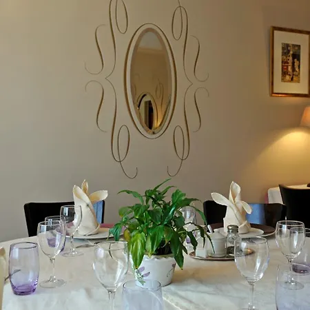 Poste Et Champanne 3*