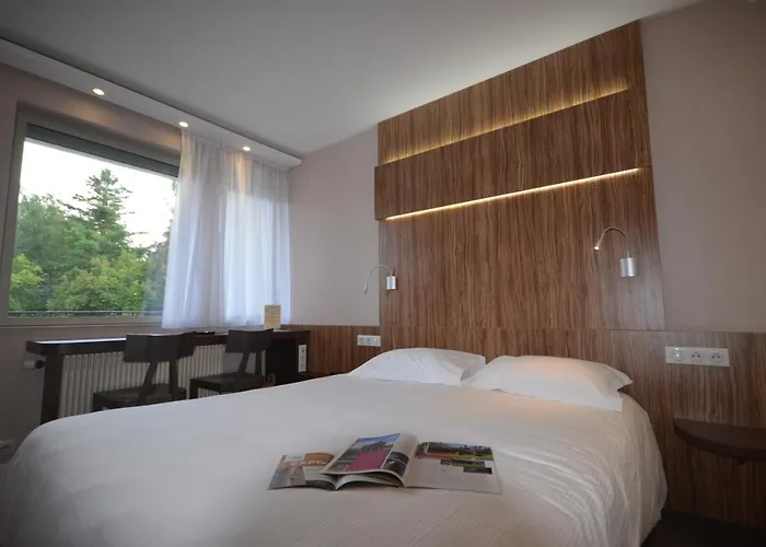 Poste Et Champanne Brioude