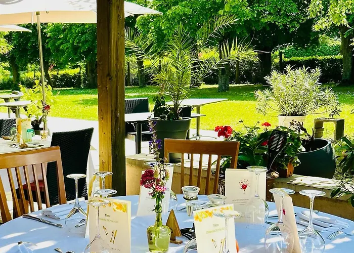 Otel Poste Et Champanne 3*