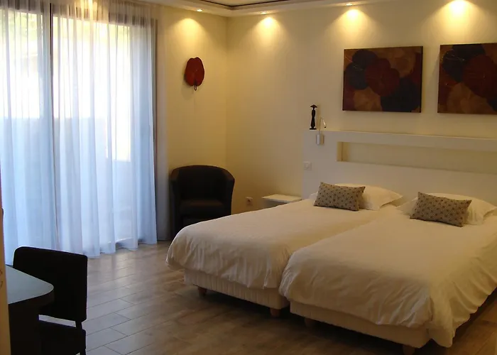 Poste Et Champanne 3* Brioude