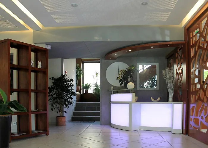 Poste Et Champanne Brioude